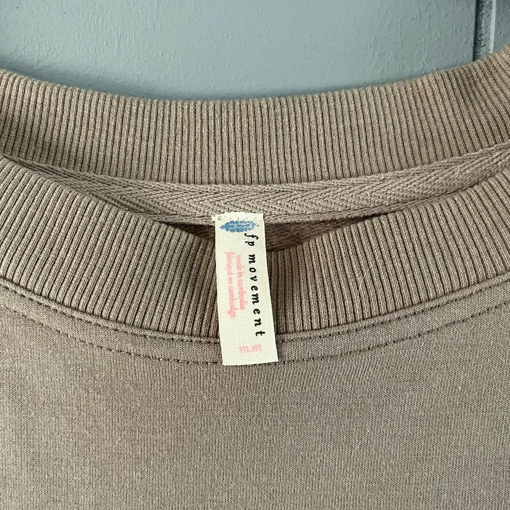 Free People Pullover Activewear Crewneck (SOLD ‼️) - Picture 2 of 4